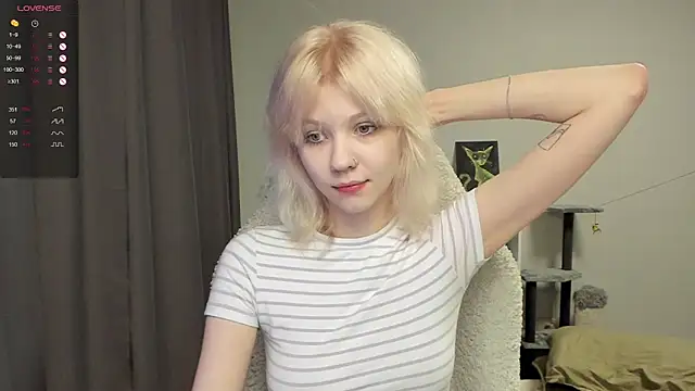 Snapshot of voguecaroline chatting on 19, 7, 2026 voguecaroline online show from 19, 7, 2026