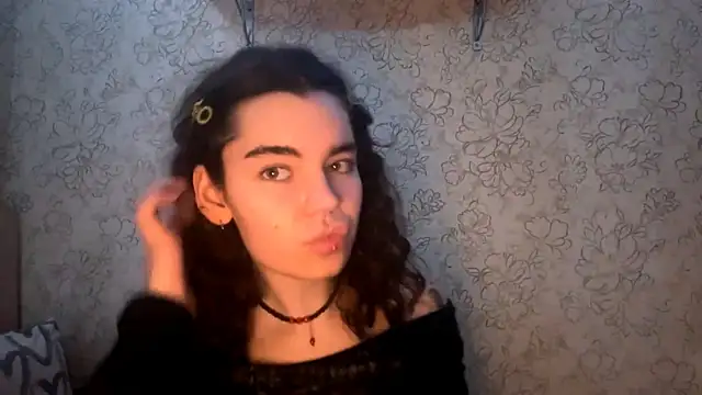 Snapshot of LaceyBatter chatting on 20, 7, 2026 LaceyBatter online show from 20, 7, 2026