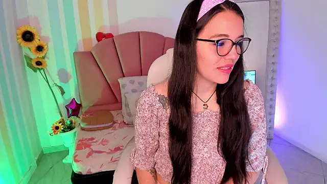 Snapshot of Emma_lakshmi chatting on 10, 6, 2026 Emma lakshmi online show from 10, 6, 2026