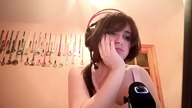 bunnyhoneylovehands online show from 13, 6, 2026