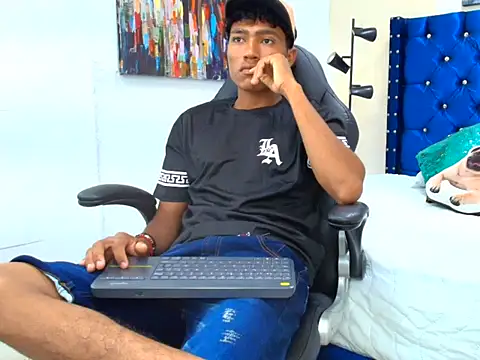 Snapshot of clard_rousee_ chatting on 2, 6, 2026 clard rousee online show from 2, 6, 2026