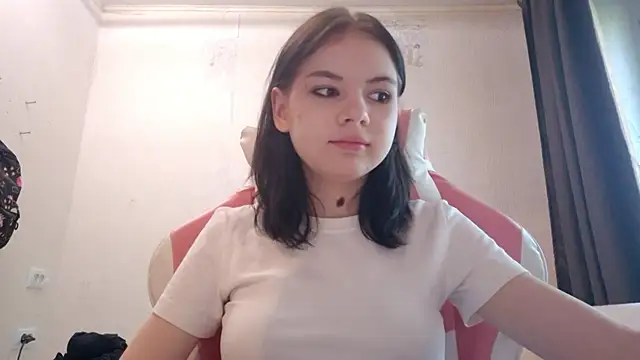 Snapshot of MilaTease chatting on 1, 6, 2026 MilaTease online show from 1, 6, 2026
