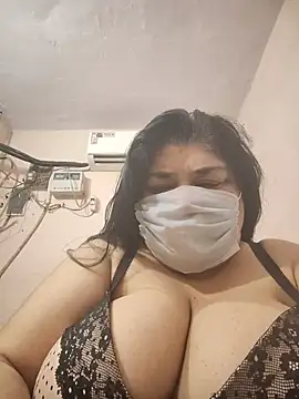 Snapshot of simranjeet_kaur69 chatting on 2, 8, 2026 simranjeet kaur69 online show from 2, 8, 2026