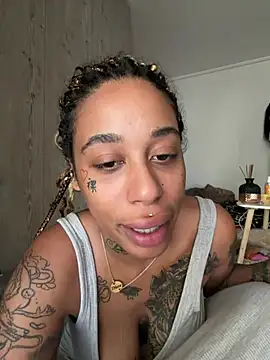 Kira nyxx online show from 3, 7, 2026