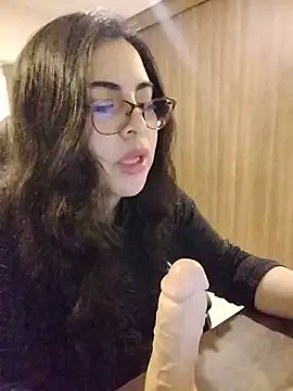 Snapshot of Roxxy_Sade chatting on 17, 6, 2026 Roxxy Sade online show from 17, 6, 2026