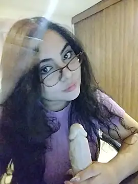 Snapshot of Roxxy_Sade chatting on 1, 7, 2026 Roxxy Sade online show from 1, 7, 2026