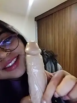Snapshot of Roxxy_Sade chatting on 23, 6, 2026 Roxxy Sade online show from 23, 6, 2026