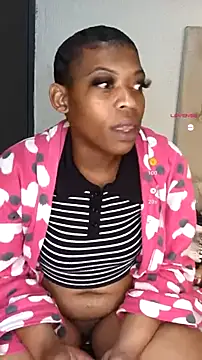 Snapshot of QueenZara_202 chatting on 4, 7, 2026 QueenZara 202 online show from 4, 7, 2026