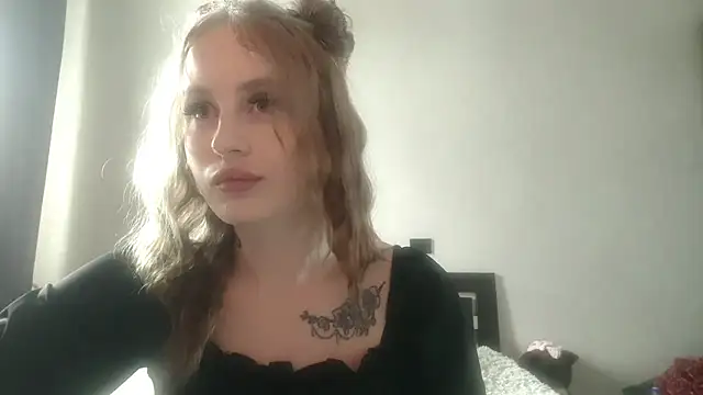 Snapshot of AnnamarieMcalpin chatting on 10, 6, 2026 AnnamarieMcalpin online show from 10, 6, 2026