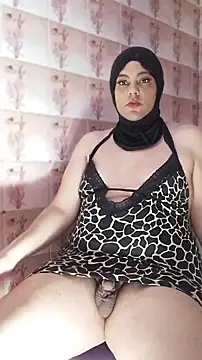 Snapshot of LenaQPeach chatting on 5, 7, 2026 LenaQPeach online show from 5, 7, 2026