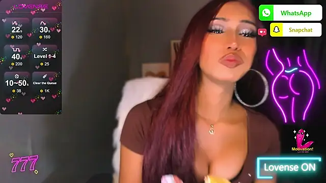 Snapshot of Attractive_Goddess_Isla chatting on 7, 7, 2026 Attractive Goddess Isla online show from 7, 7, 2026