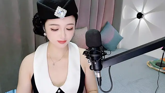 Snapshot of Momo-Wow chatting on 18, 6, 2026 Momo-Wow online show from 18, 6, 2026