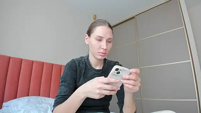SofiClimbing online show from 8, 2, 2025