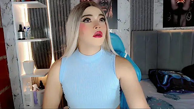 Snapshot of _the_blonde_girls01 chatting on 17, 7, 2026 the blonde girls01 online show from 17, 7, 2026