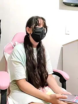 Mia foxxi online show from 3, 6, 2026