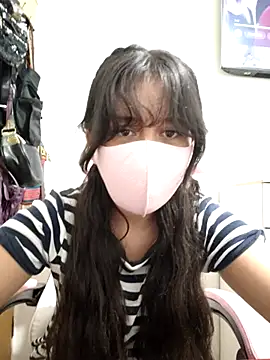 Mia foxxi online show from 4, 6, 2026