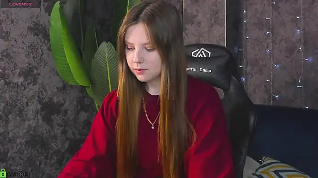 Snapshot of Violeta_Paul chatting on 5, 6, 2026 Violeta Paul online show from 5, 6, 2026