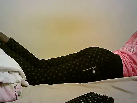 Snapshot of BerryJulie chatting on 4, 7, 2026 BerryJulie online show from 4, 7, 2026
