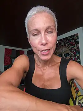 Snapshot of GymQueenCarmen chatting on 17, 7, 2026 GymQueenCarmen online show from 17, 7, 2026
