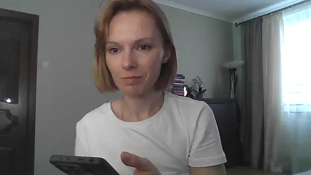 AdelleLovee  online show from 4, 6, 2026
