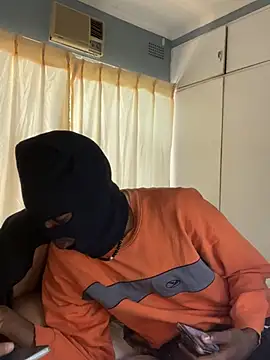 sneakylinky014 online show from 15, 7, 2026