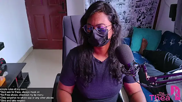 Snapshot of thea_rachel chatting on 12, 7, 2026 thea rachel online show from 12, 7, 2026