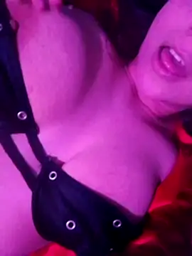 zaracamila98 online show from 4, 7, 2026