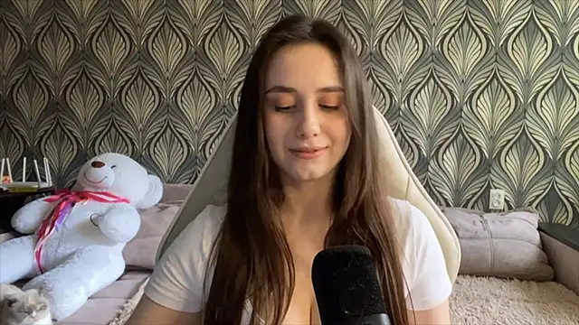Snapshot of LauriWhitlock chatting on 2, 6, 2026 LauriWhitlock online show from 2, 6, 2026