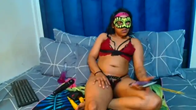 Snapshot of Goldenbutchy23 chatting on 26, 6, 2026 Goldenbutchy23 online show from 26, 6, 2026
