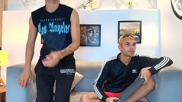Snapshot of BLONDON_BOYS1 chatting on 2, 6, 2026 BLONDON BOYS1 online show from 2, 6, 2026