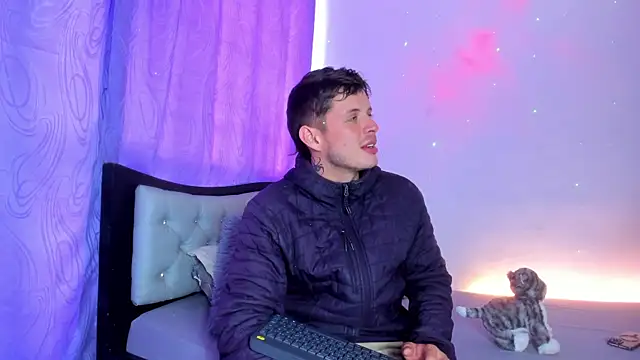 Snapshot of johnycooper08 chatting on 23, 6, 2026 johnycooper08 online show from 23, 6, 2026