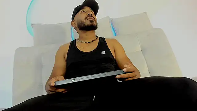 LeoCarter  online show from 11, 6, 2026