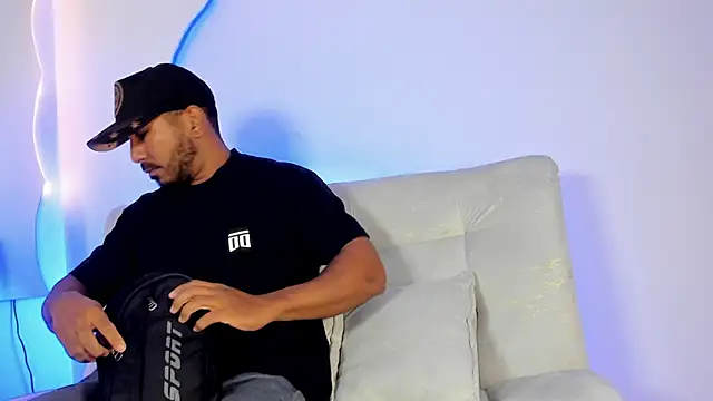 LeoCarter  online show from 30, 6, 2026