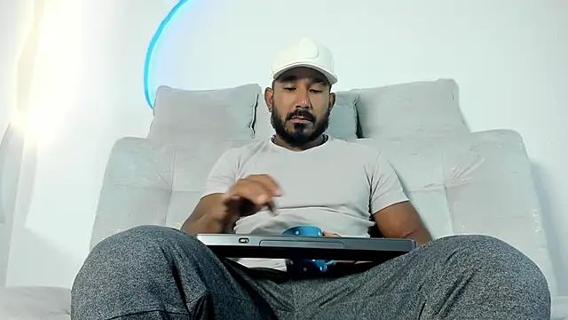 LeoCarter  online show from 21, 6, 2026