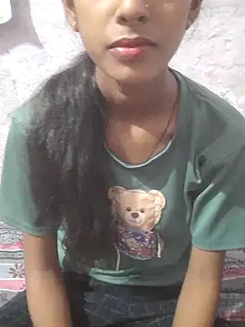 Snapshot of Saloni-Tyagi chatting on 18, 6, 2026 Saloni-Tyagi online show from 18, 6, 2026