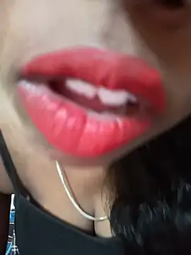 Sexy-Zeenat online show from 8, 7, 2026