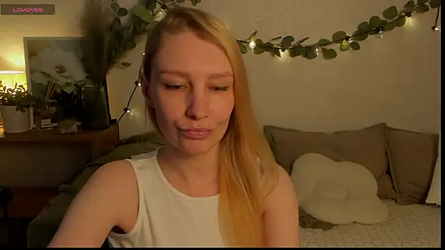 Snapshot of ReginaAmour chatting on 2, 6, 2026 ReginaAmour online show from 2, 6, 2026