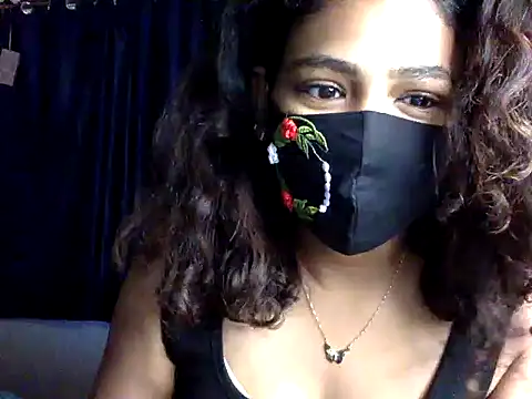 Snapshot of Nisha-moon chatting on 18, 6, 2026 Nisha-moon online show from 18, 6, 2026