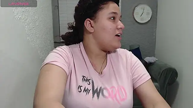 Snapshot of leilasosexy chatting on 19, 6, 2026 leilasosexy online show from 19, 6, 2026