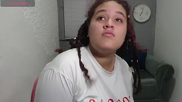 Snapshot of leilasosexy chatting on 2, 7, 2026 leilasosexy online show from 2, 7, 2026