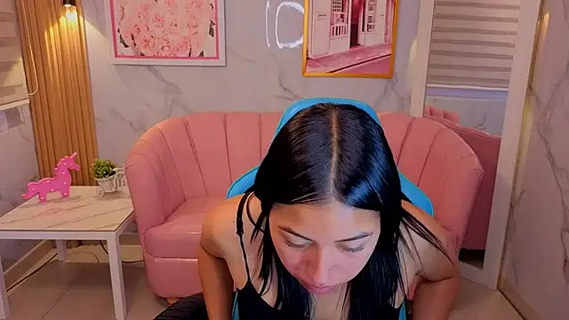 lia x a online show from 19, 6, 2026