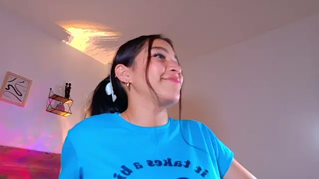Snapshot of _Emmakiss_ chatting on 1, 7, 2026 Emmakiss online show from 1, 7, 2026
