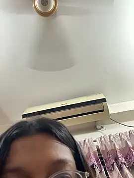 Snapshot of natasha_oberoi22 chatting on 21, 6, 2026 natasha oberoi22 online show from 21, 6, 2026