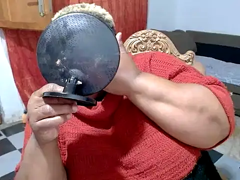 ROSESNICKER00 online show from 26, 6, 2026