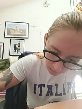 Snapshot of ladydivine14 chatting on 7, 7, 2026 ladydivine14 online show from 7, 7, 2026
