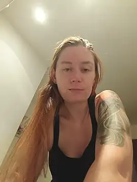 Snapshot of ladydivine14 chatting on 4, 7, 2026 ladydivine14 online show from 4, 7, 2026