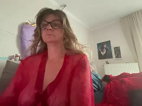 Snapshot of DirtyMarie80 chatting on 11, 6, 2026 DirtyMarie80 online show from 11, 6, 2026