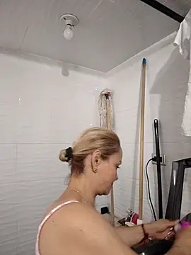 Snapshot of Sol_brillante chatting on 10, 7, 2026 Sol brillante online show from 10, 7, 2026