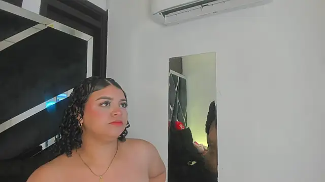 Snapshot of Coralhtx chatting on 10, 7, 2026 Coralhtx online show from 10, 7, 2026