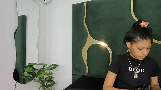 Mila petiteasm online show from 11, 7, 2026